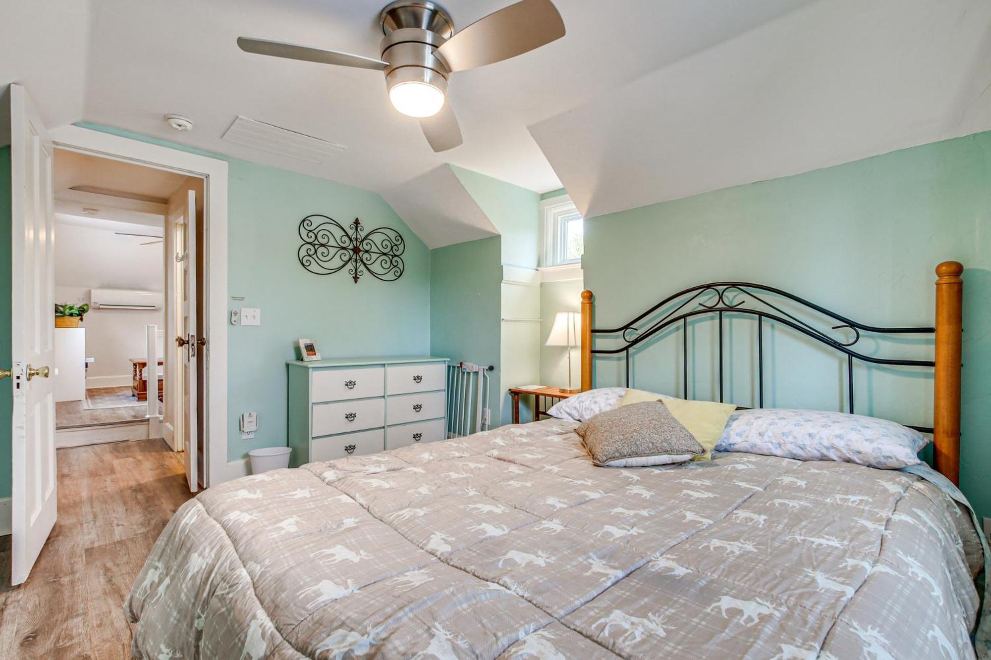 Lavish House With Patio - 2 Blocks To Green Lake! Bagian luar foto