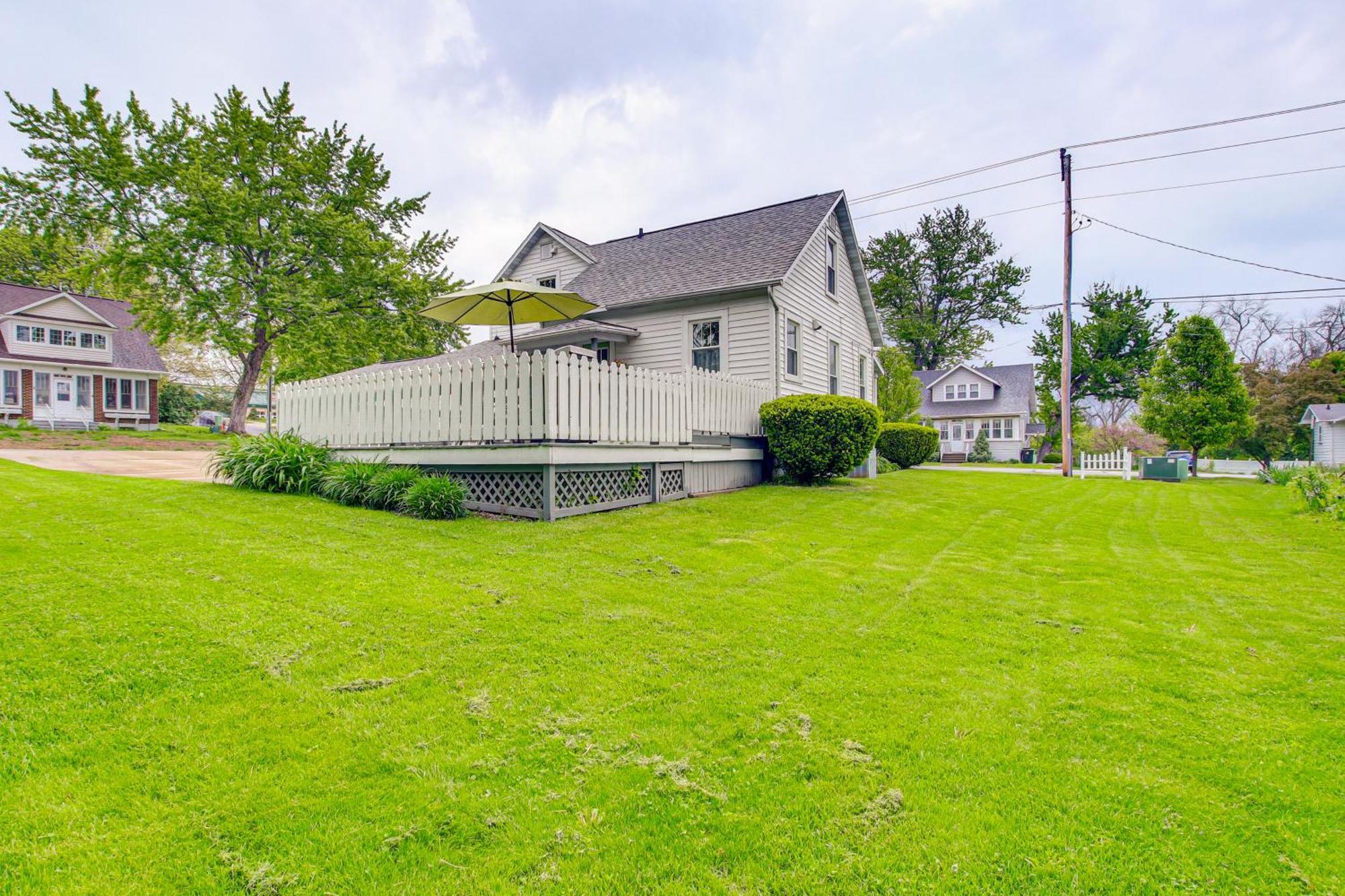 Lavish House With Patio - 2 Blocks To Green Lake! Bagian luar foto