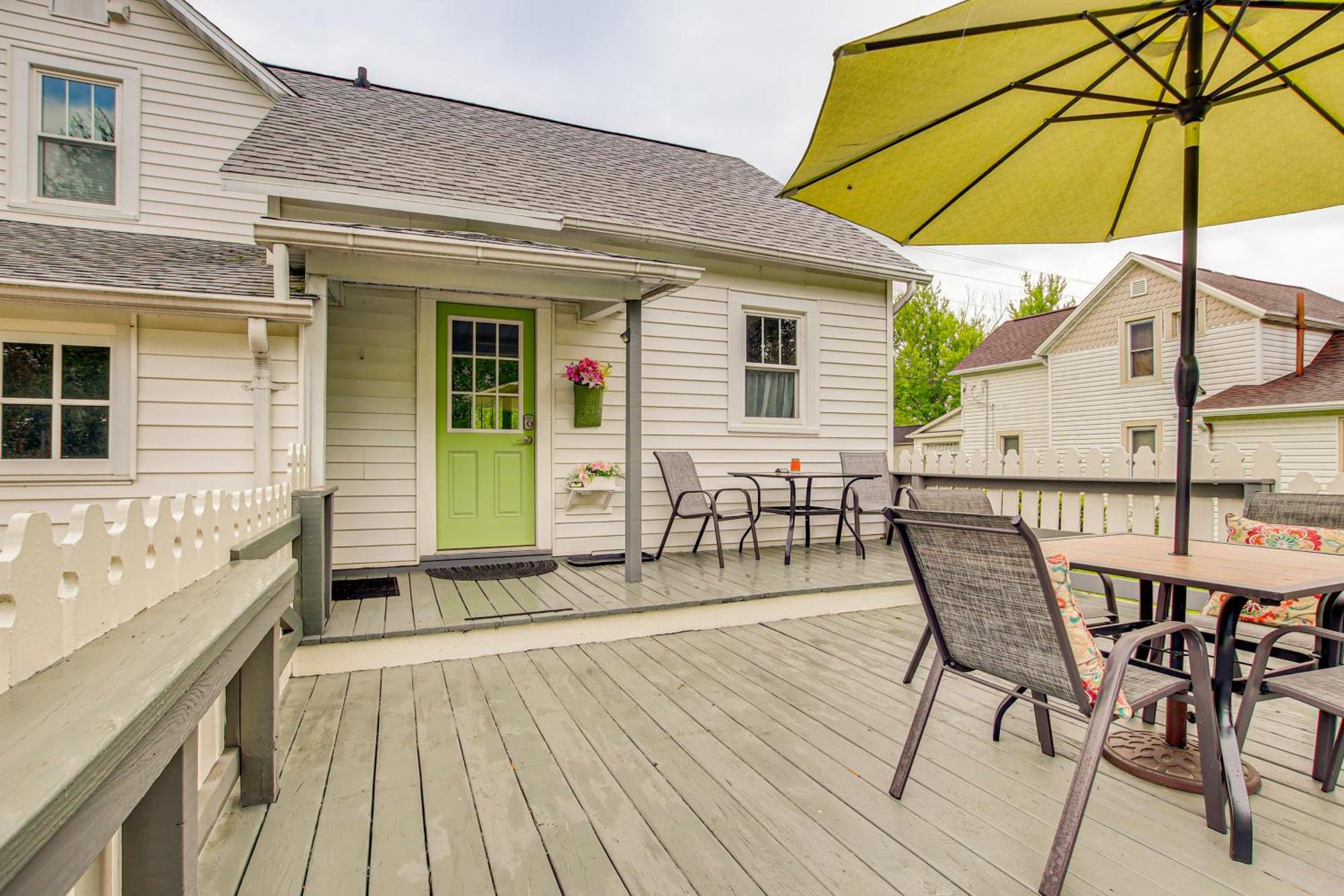 Lavish House With Patio - 2 Blocks To Green Lake! Bagian luar foto