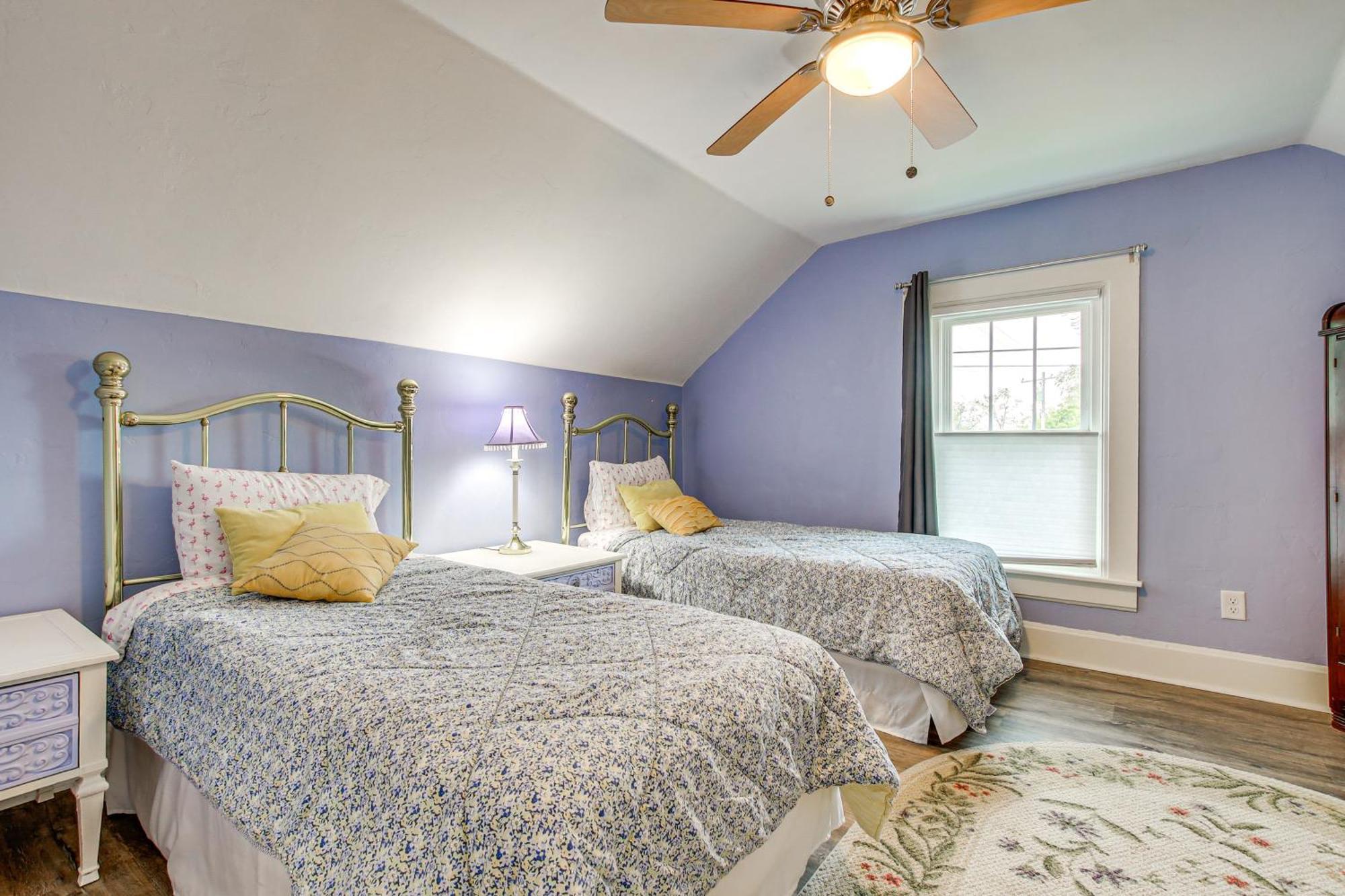 Lavish House With Patio - 2 Blocks To Green Lake! Bagian luar foto
